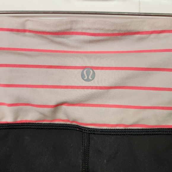 Lululemon Var City Crop Black Leggings Criss Cross Size 6 Activewear Workout Gym - Picture 6 of 10